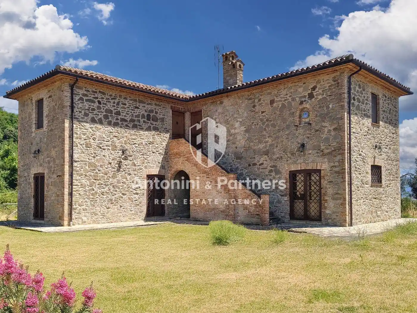 Rustico - Casale in vendita a Todi