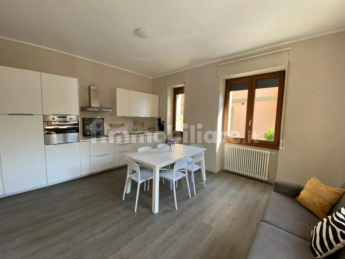 Appartamento in affitto a Gera Lario