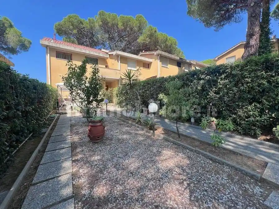 Casa indipendente in vendita a Rosignano Marittimo