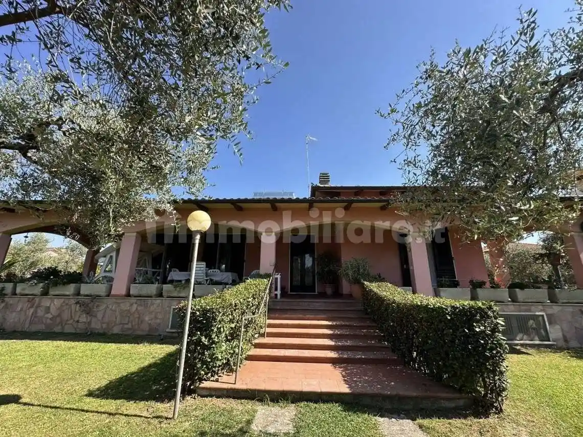 Villa in vendita a Carrara