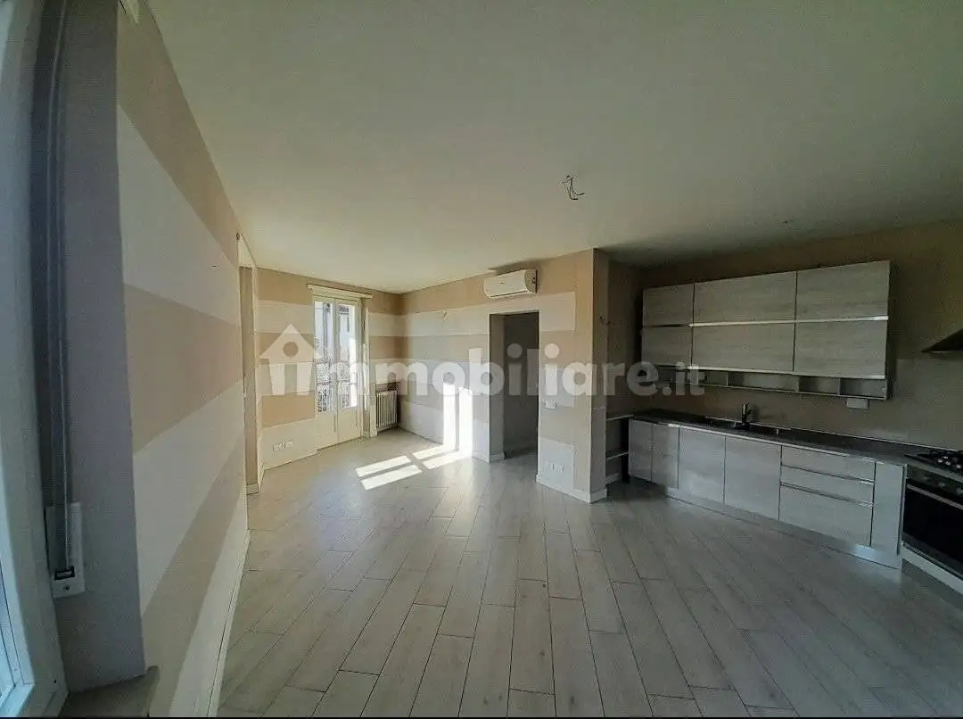 Appartamento via Giuseppe Avezzana 69, Centro Storico, Chieri - foto 2