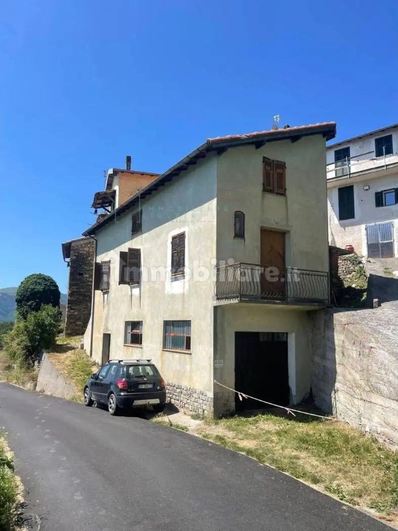 Casa indipendente in vendita a Pieve di Teco