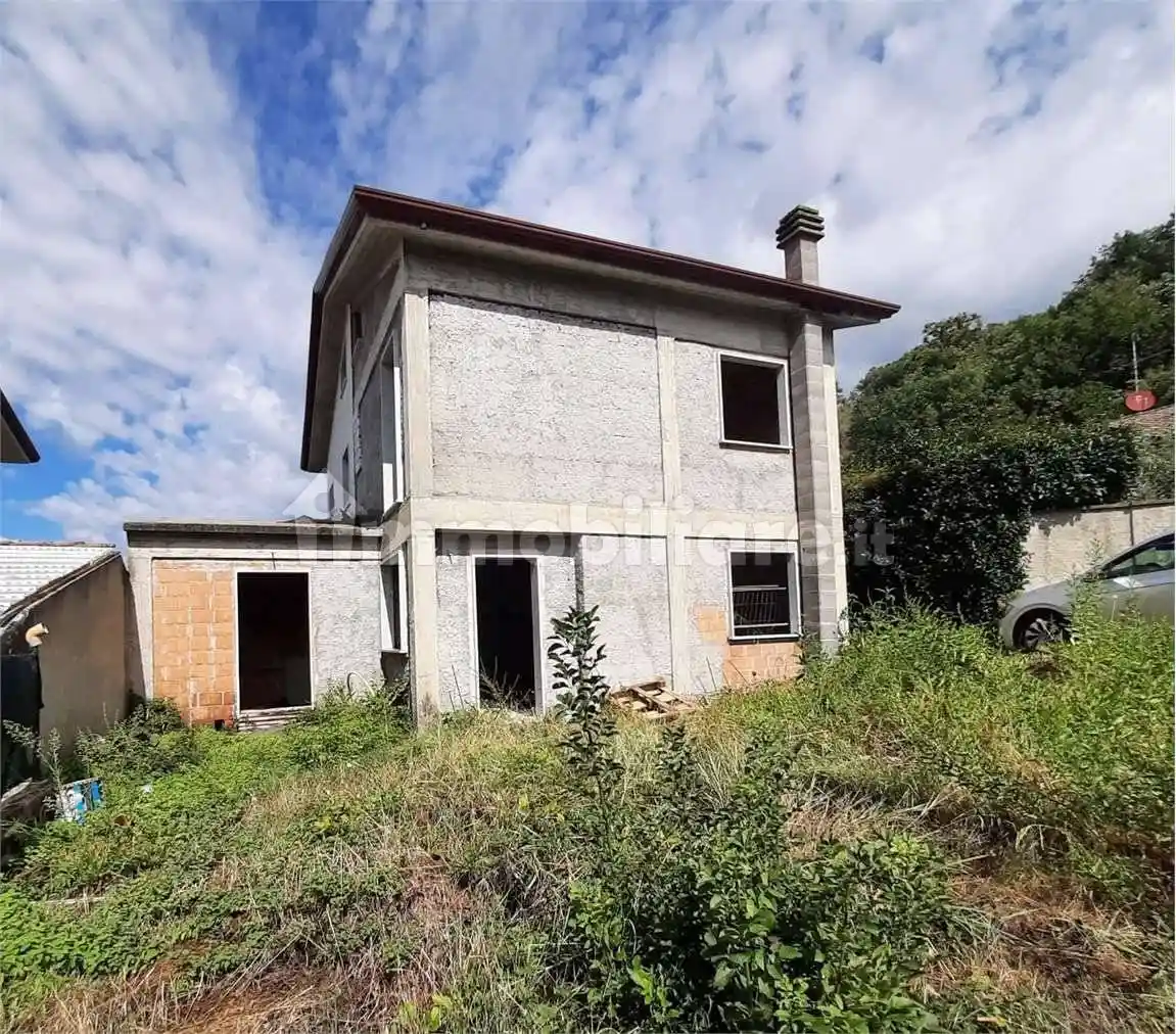 Villa in vendita a Luni