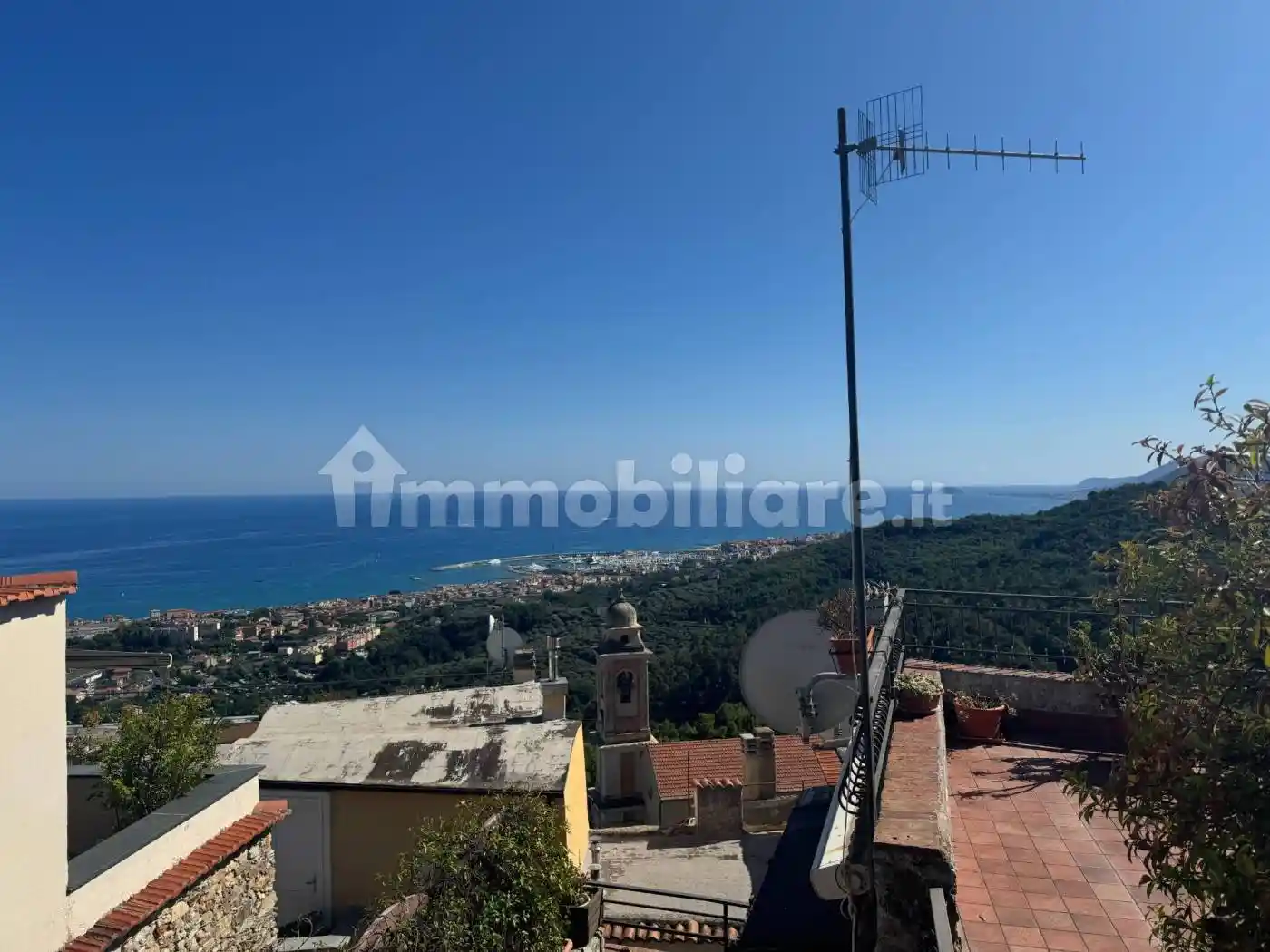 Casa indipendente in vendita a Pietra Ligure