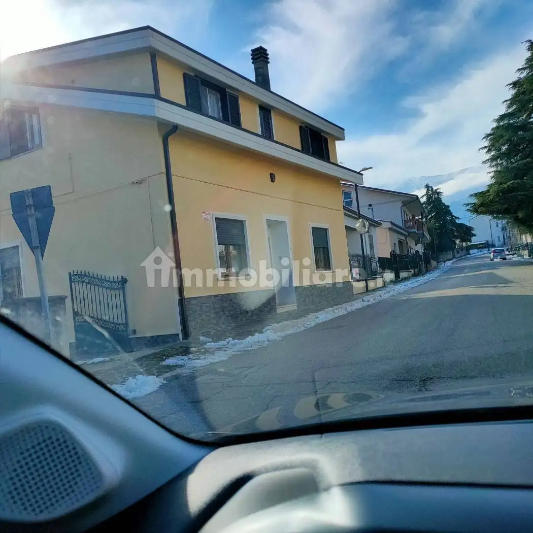 Villa in vendita a Torre de' Passeri