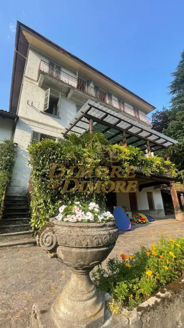 Palazzo - Edificio in vendita a Varzo