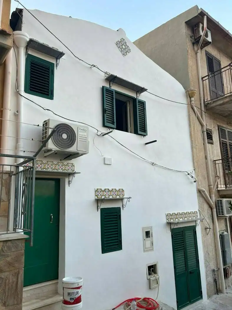 Casa indipendente in affitto a Trabia