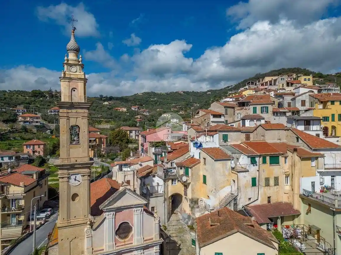 Appartamento in vendita a Imperia