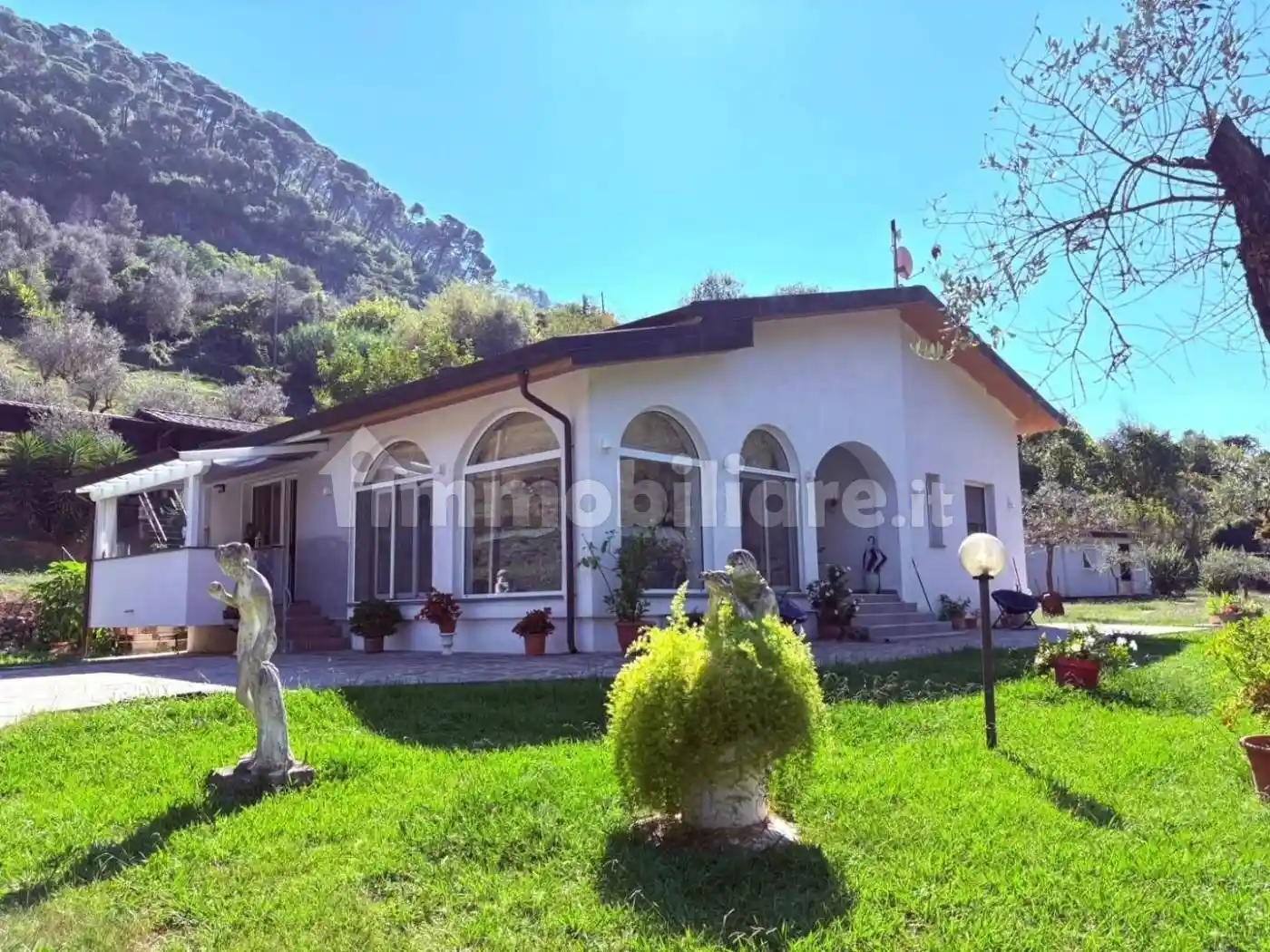 Villa in vendita a Massa