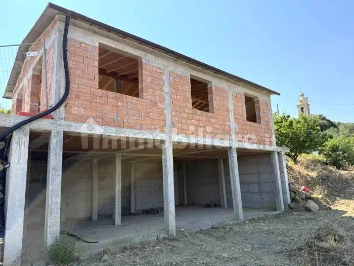 Villa in vendita a Imperia