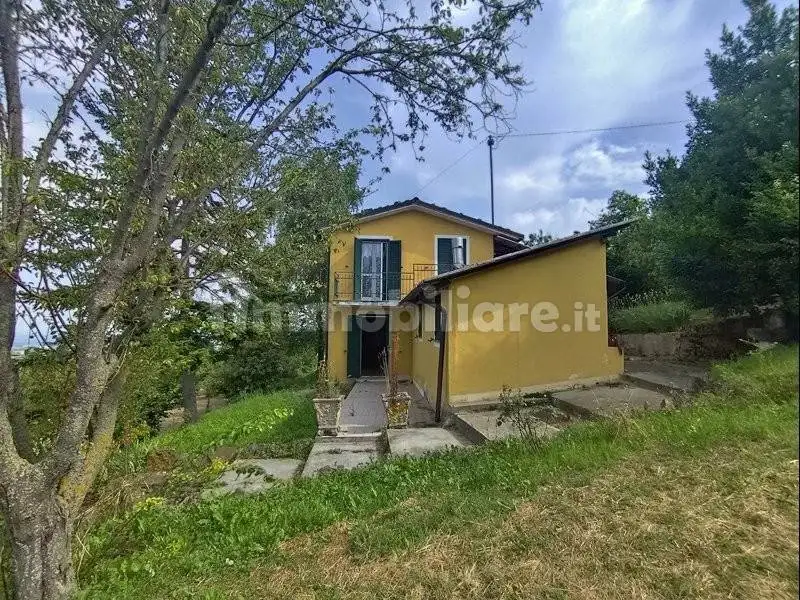 Casa indipendente in vendita a Belvedere Langhe