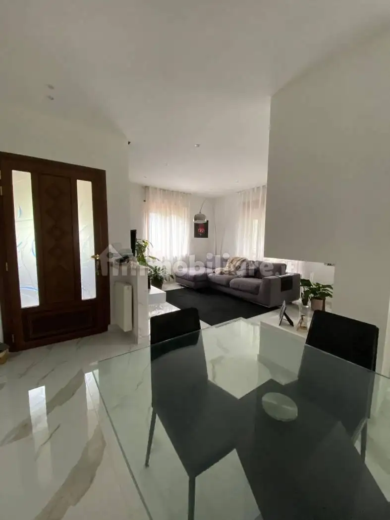 Villa in vendita a Pinasca