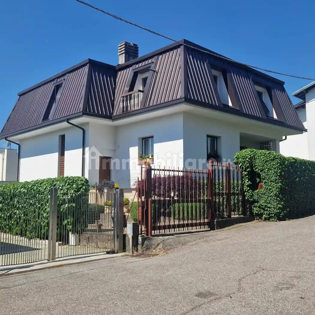 Appartamento in vendita a Malnate