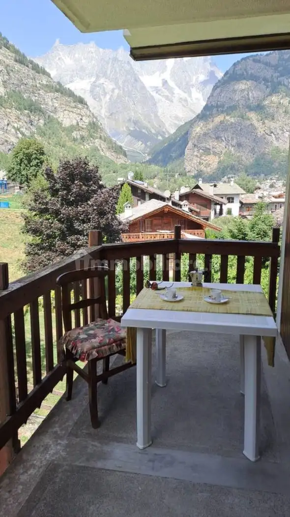 Trilocale Strada della Vittoria 17, Centro, Courmayeur - foto 3