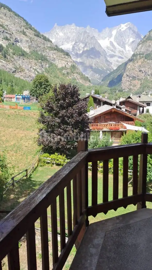 Trilocale Strada della Vittoria 17, Centro, Courmayeur - foto 4