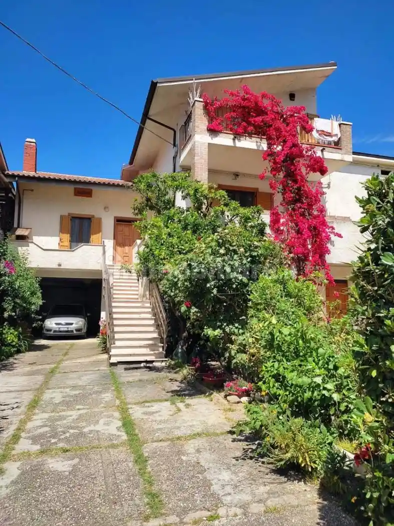 Casa indipendente in vendita a Canosa Sannita