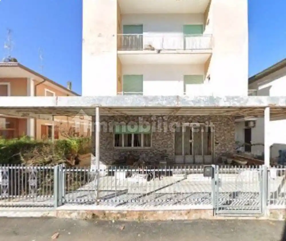 Palazzo - Edificio in vendita a Riccione