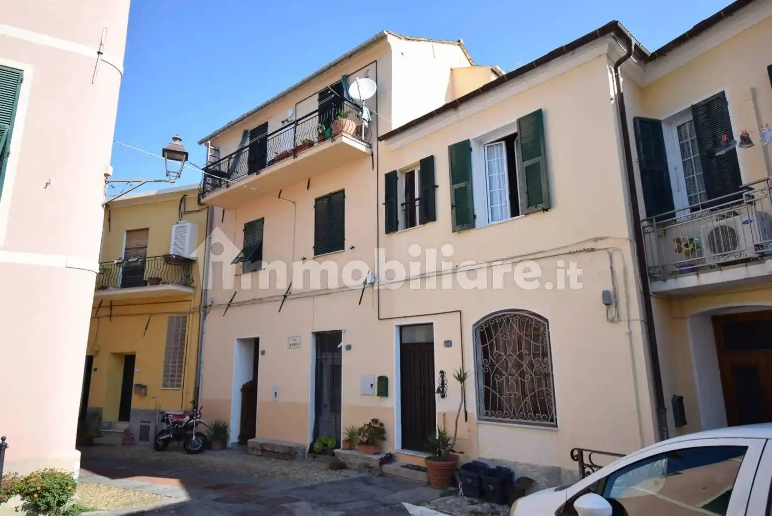 Appartamento in vendita a Diano Castello