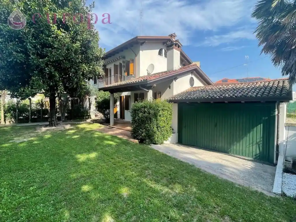 Villa in vendita a Pordenone