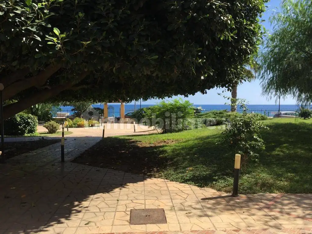 Appartamento in affitto a Siderno