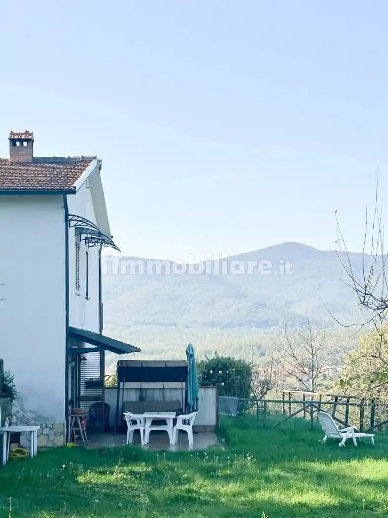 Villa in vendita a Montecastrilli