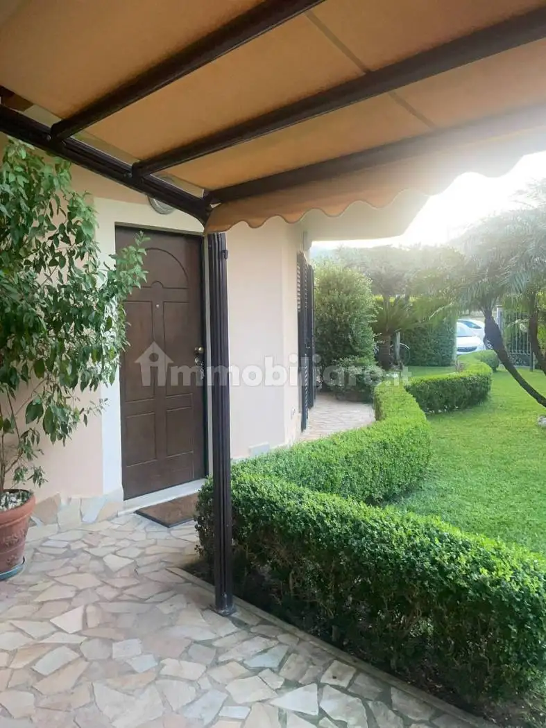 Villa in affitto a Montauro