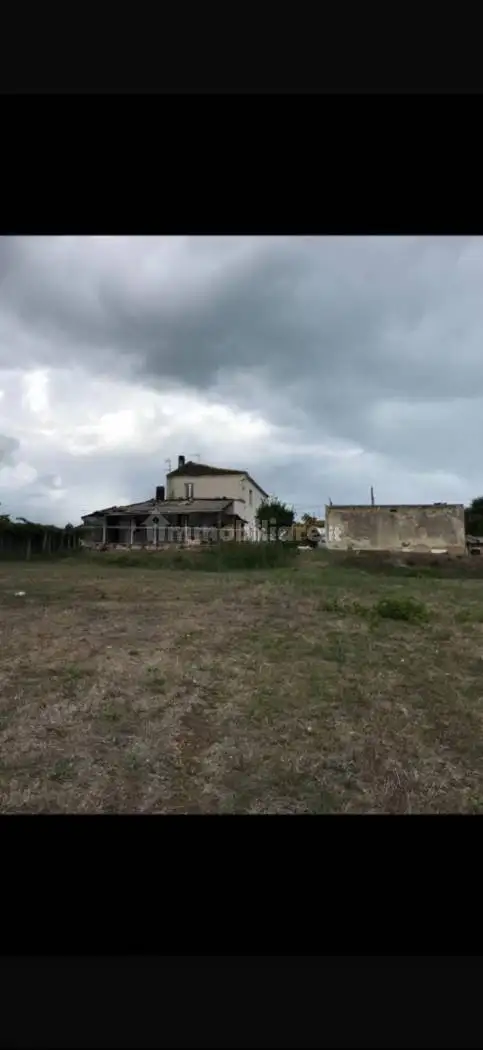 Palazzo - Edificio in affitto a Miglianico