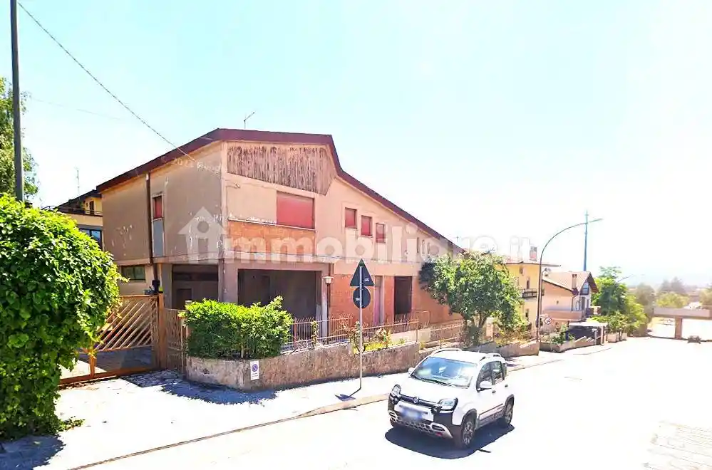 Villa unifamiliare via Dei Fiori, 38, Centro, Avezzano - foto 3