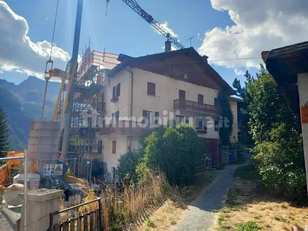 Trilocale da ristrutturare, ammezzato, Cogne - foto 4