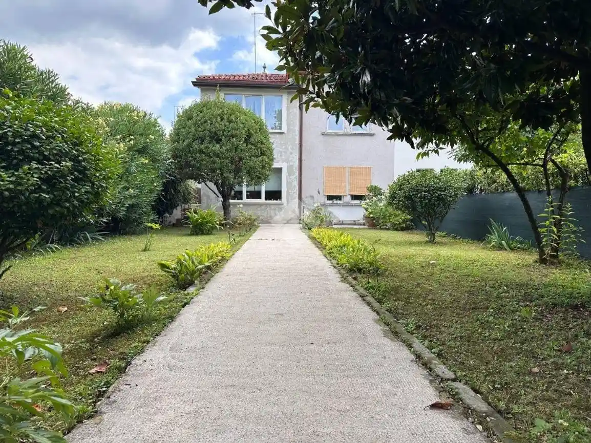 Villa in vendita a Bassano del Grappa