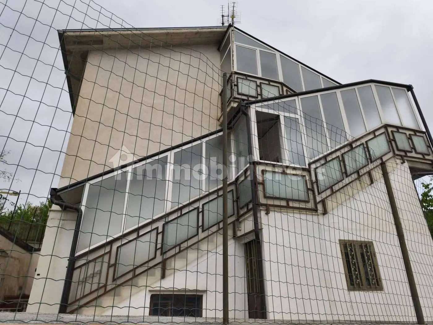 Palazzo - Edificio in vendita a L'Aquila