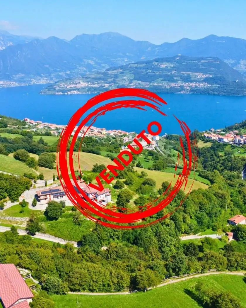 Rustico - Casale in vendita a Tavernola Bergamasca