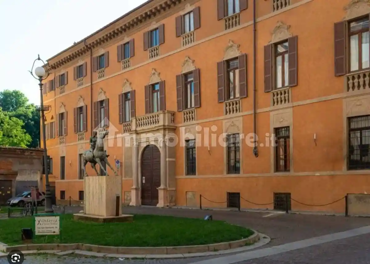 Casa indipendente in affitto a Piacenza