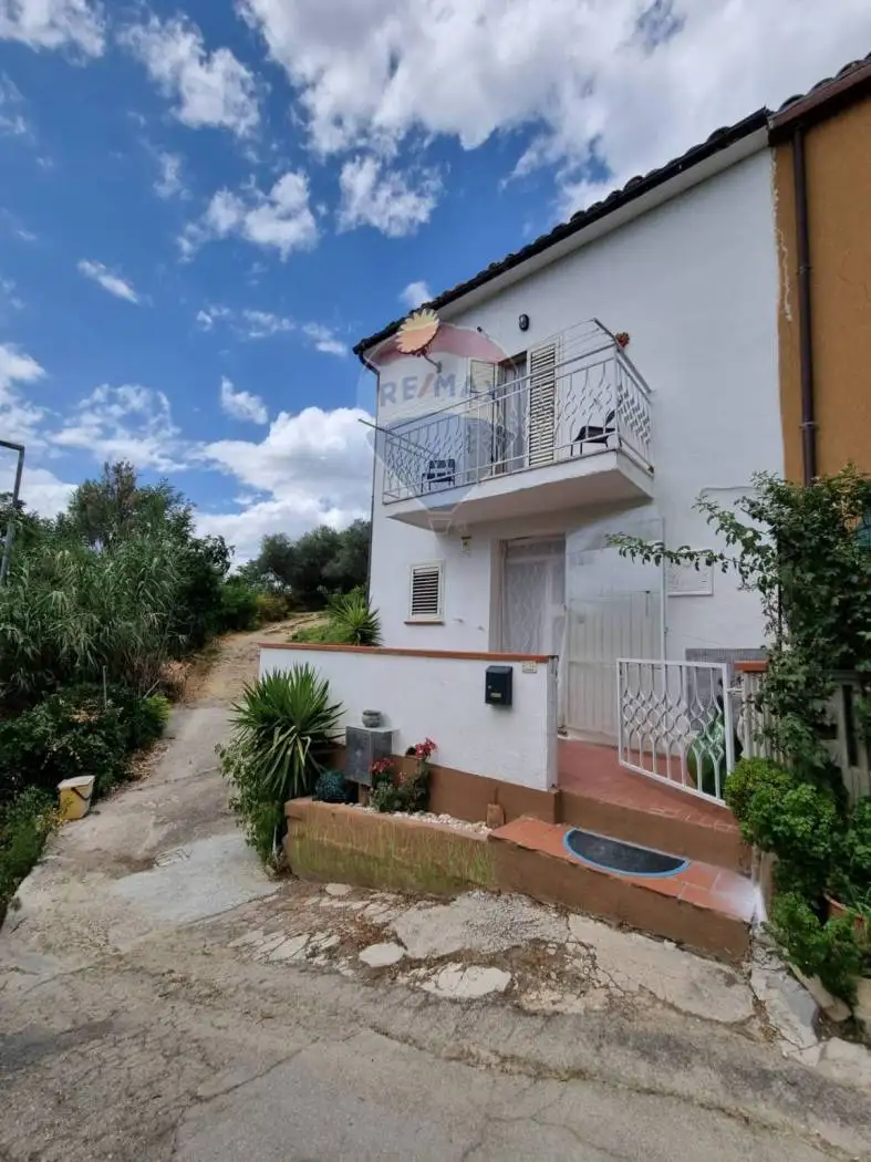 Casa indipendente in vendita a Collecorvino