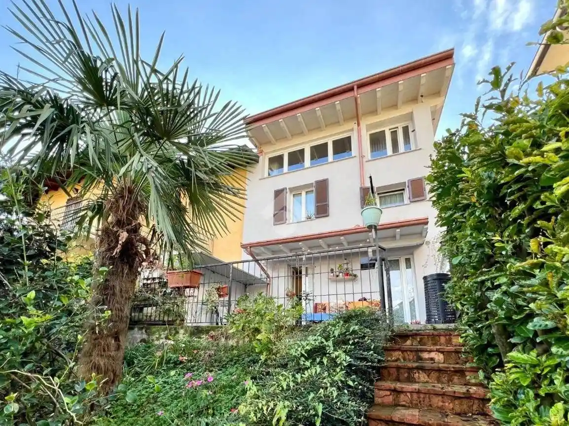 Casa indipendente in vendita a Leffe