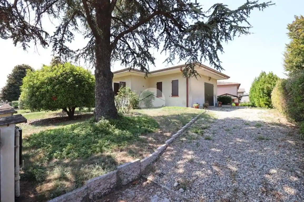 Villa unifamiliare via San D' Acquisto 9, Castelbelforte - foto 2