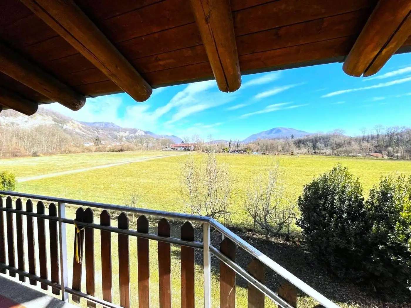 Villa in vendita a Caravate