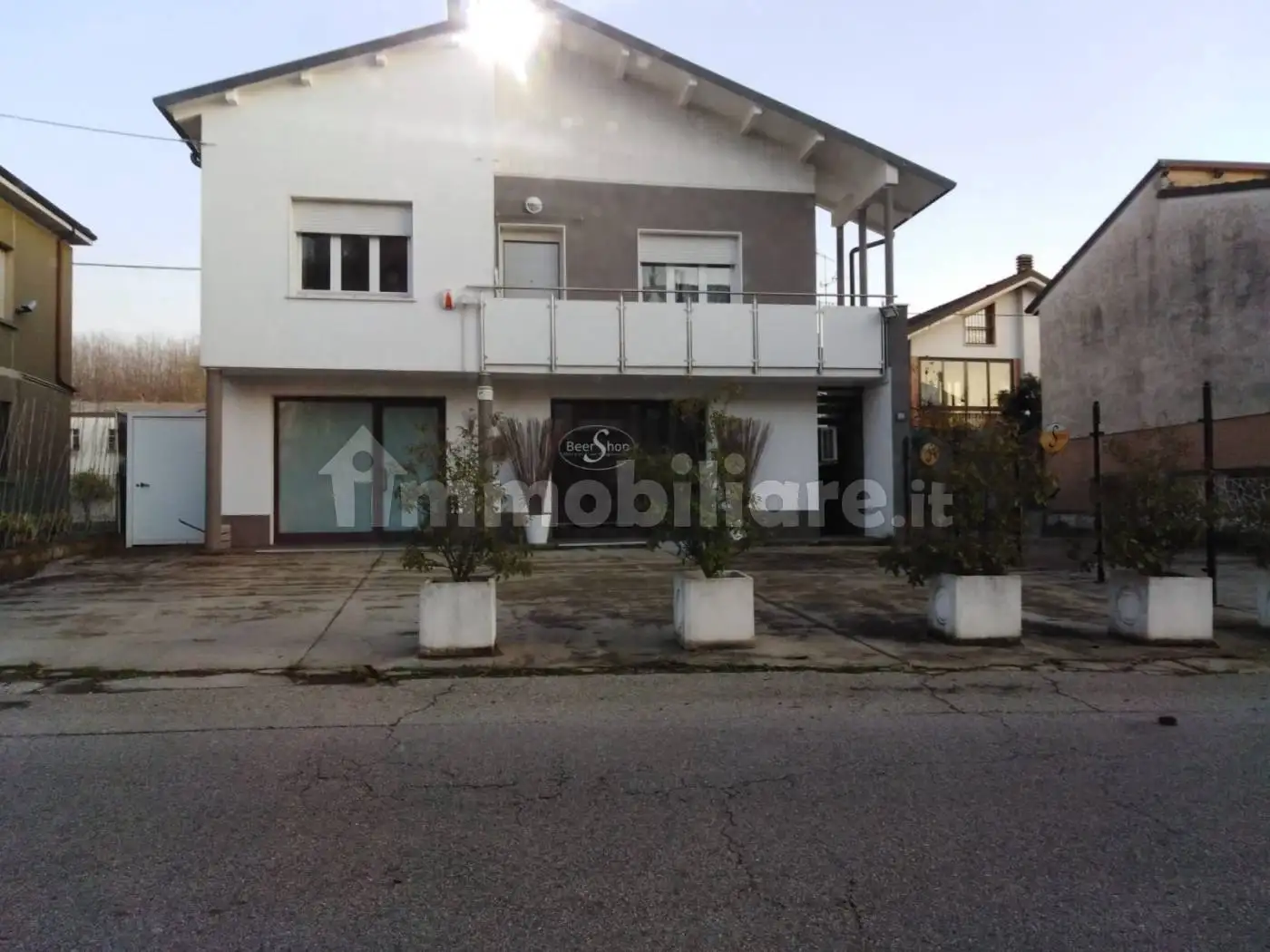 Villa in vendita a Cento