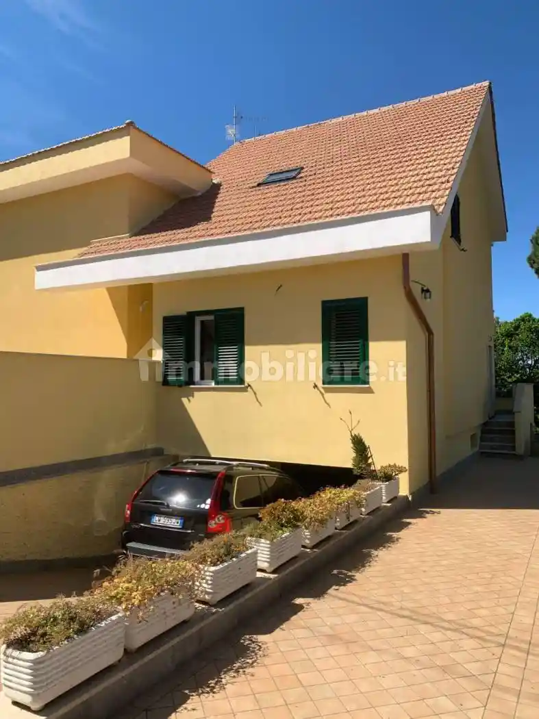 Villa in vendita a Civitavecchia