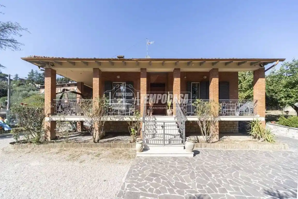 Casa indipendente in vendita a Perugia