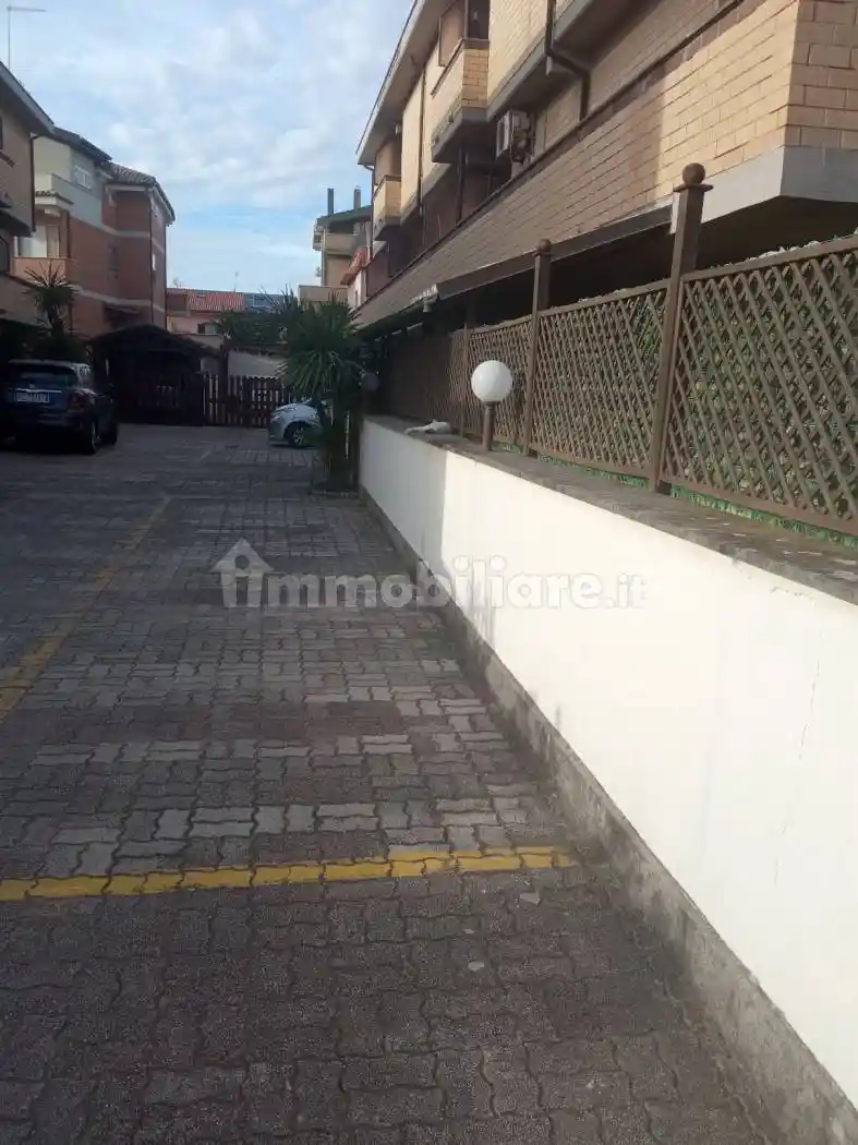 Palazzo - Edificio in Affitto - foto 3