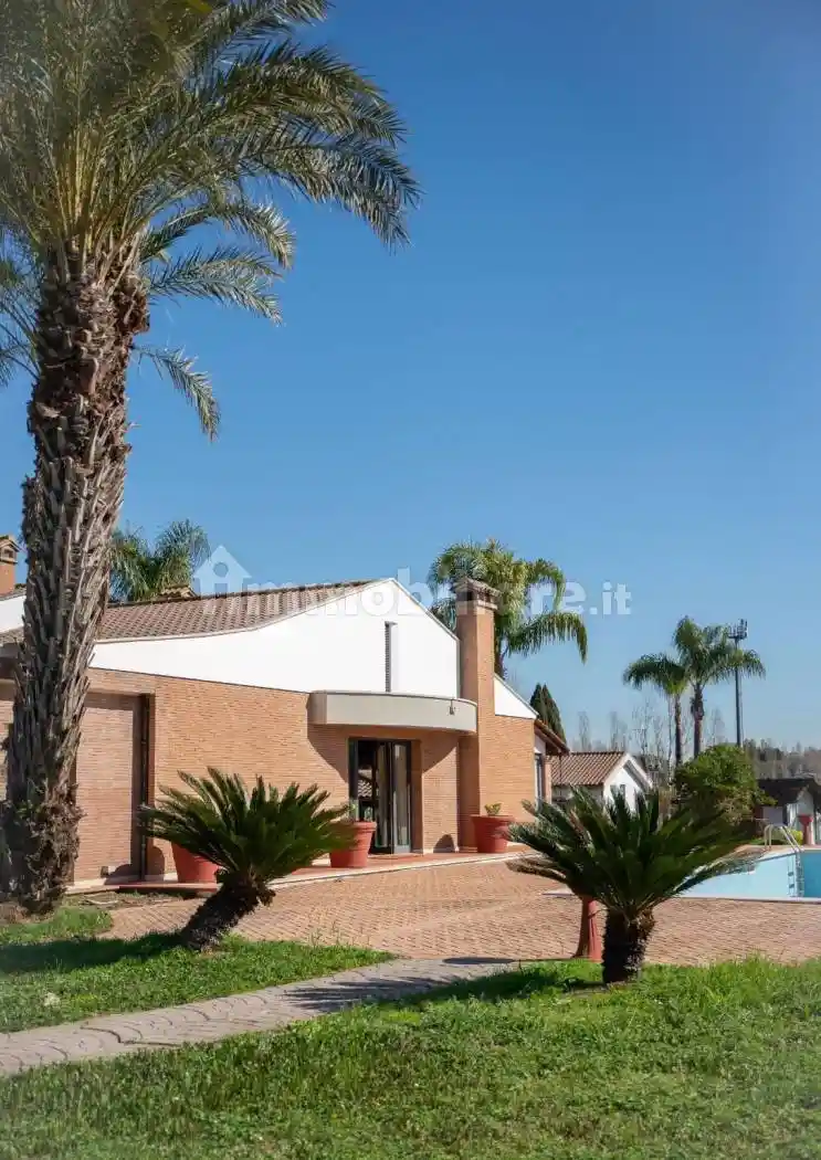 Villa unifamiliare via Isonzo 317, Isonzo, Latina - foto 2