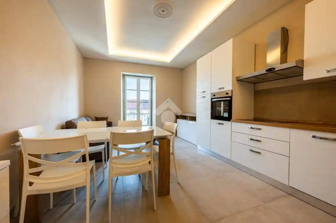 Bilocale piazza Vineis 7, Centro, Saluzzo - foto 2