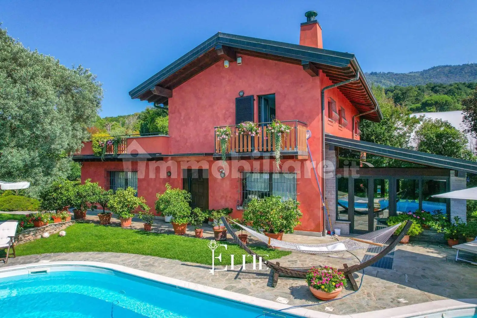 Villa in vendita a Barasso