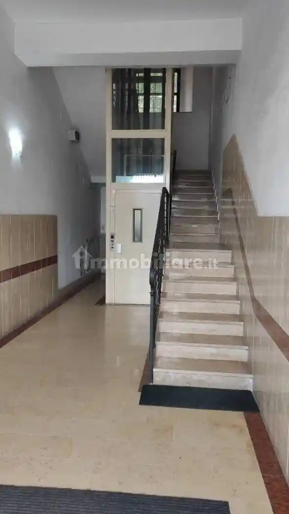 Trilocale via Camillo Benso di Cavour 112, Centro, Potenza - foto 2