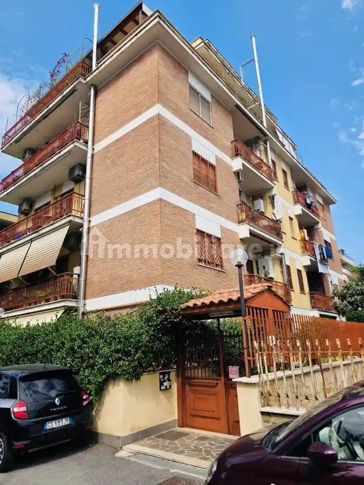 Appartamento in vendita a Roma