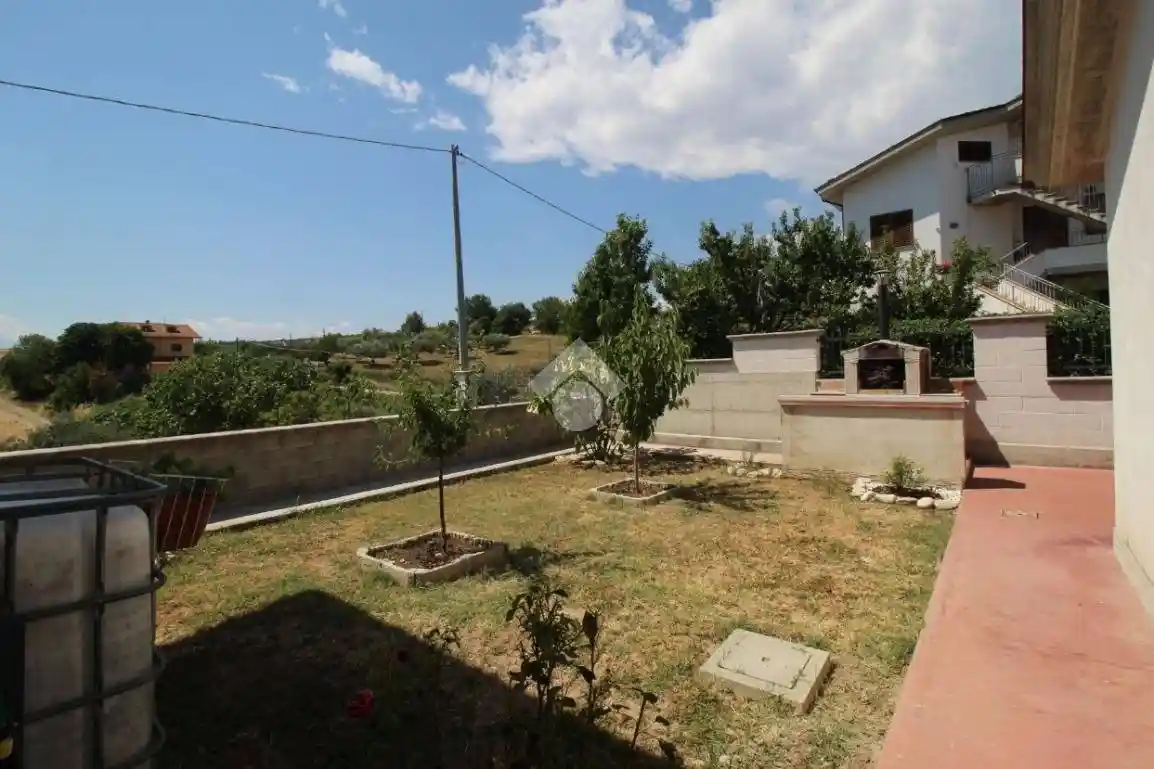 Villa unifamiliare Contrada Scannella Superiore, Loreto Aprutino - foto 4