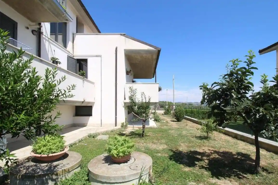 Villa unifamiliare Contrada Scannella Superiore, Loreto Aprutino - foto 5