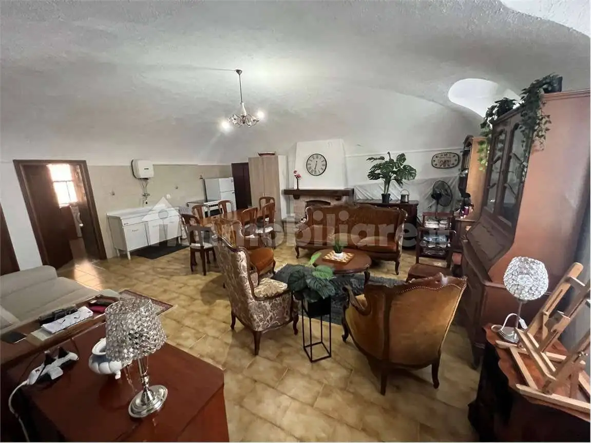 Rustico - Casale in vendita a Asti