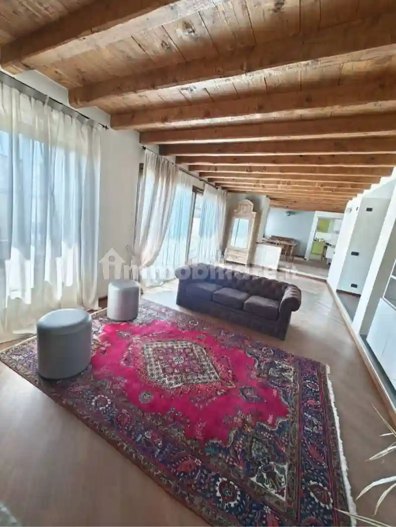 Quadrilocale piazza Martiri della Libertà 7, Centro, Clusone - foto 4